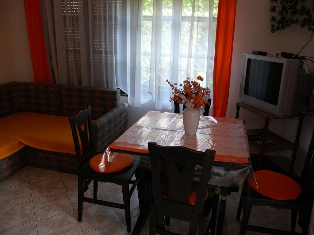 Holiday Home Yellow 1 By Interhome Balatonkeresztúr Екстериор снимка